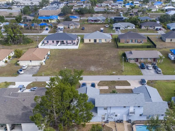 125 SE 12th Ter, Cape Coral, FL 33990