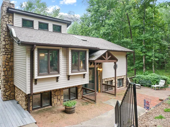 350 Raleigh Dr, Lake Lure, NC 28746