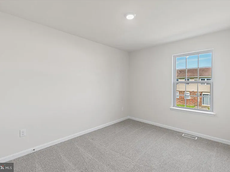 28 Whaler Dr — Photo 12