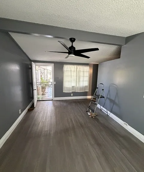 520 S Lexington Pl — Photo 3