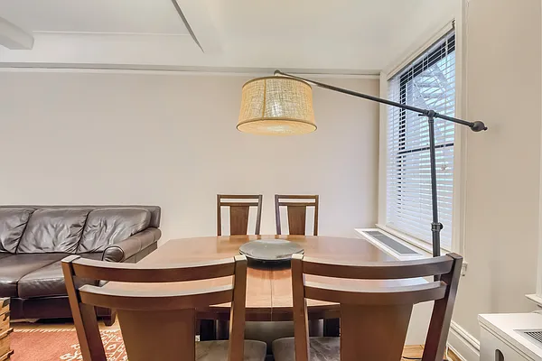 Sold by LARSEN REALTY LLC | media 30