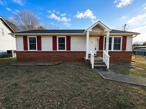 686 Debbie Dr Photo 1