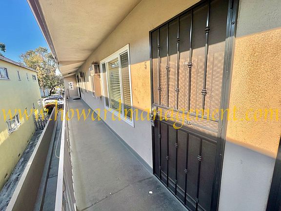 3rd image of 2424 Ocean Park Blvd APT 5