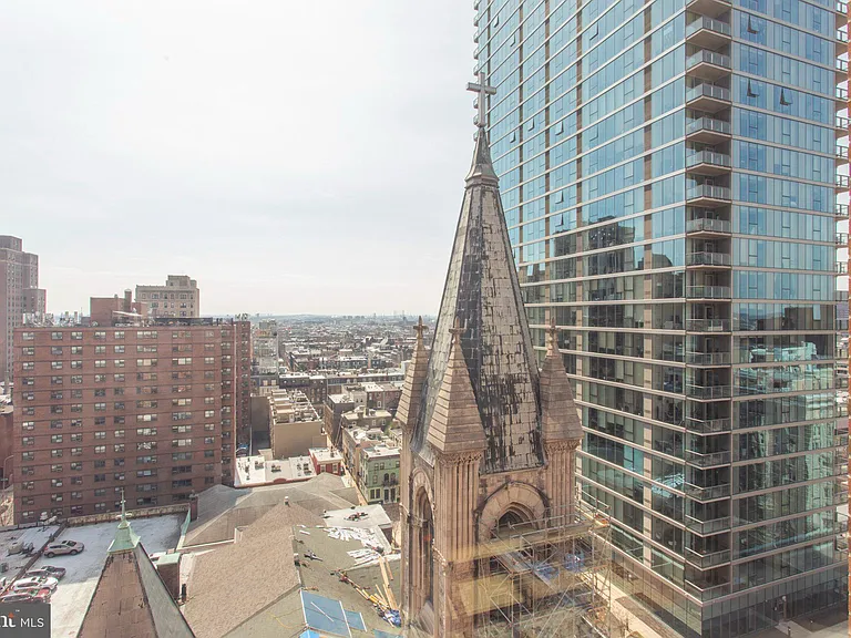 2101 Chestnut St #17-1713 — Photo 2