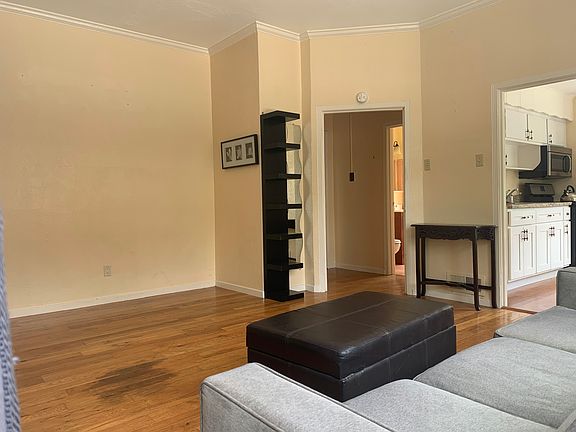4th image of 368 Adams St #1