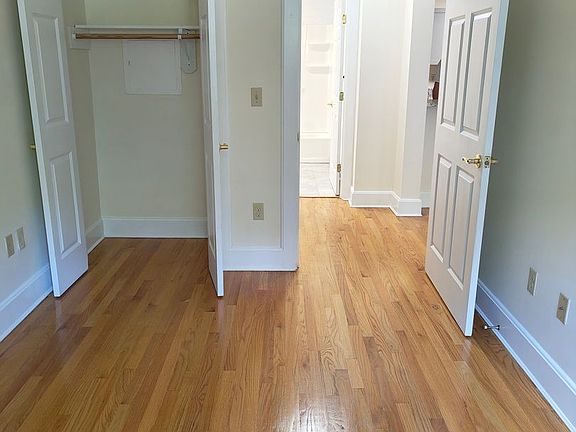 5th image of 122 Park St APT 102