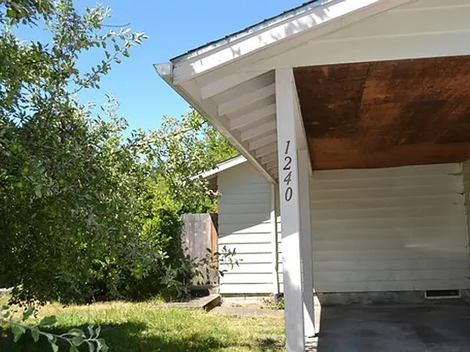1240 NW 26th St