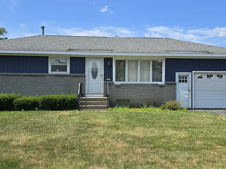 14 Kenlyn Dr — Photo 2