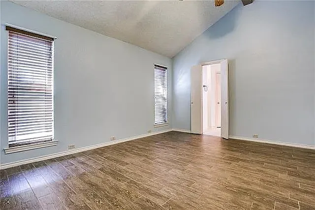 1207 Mistywood Ln — Photo 16