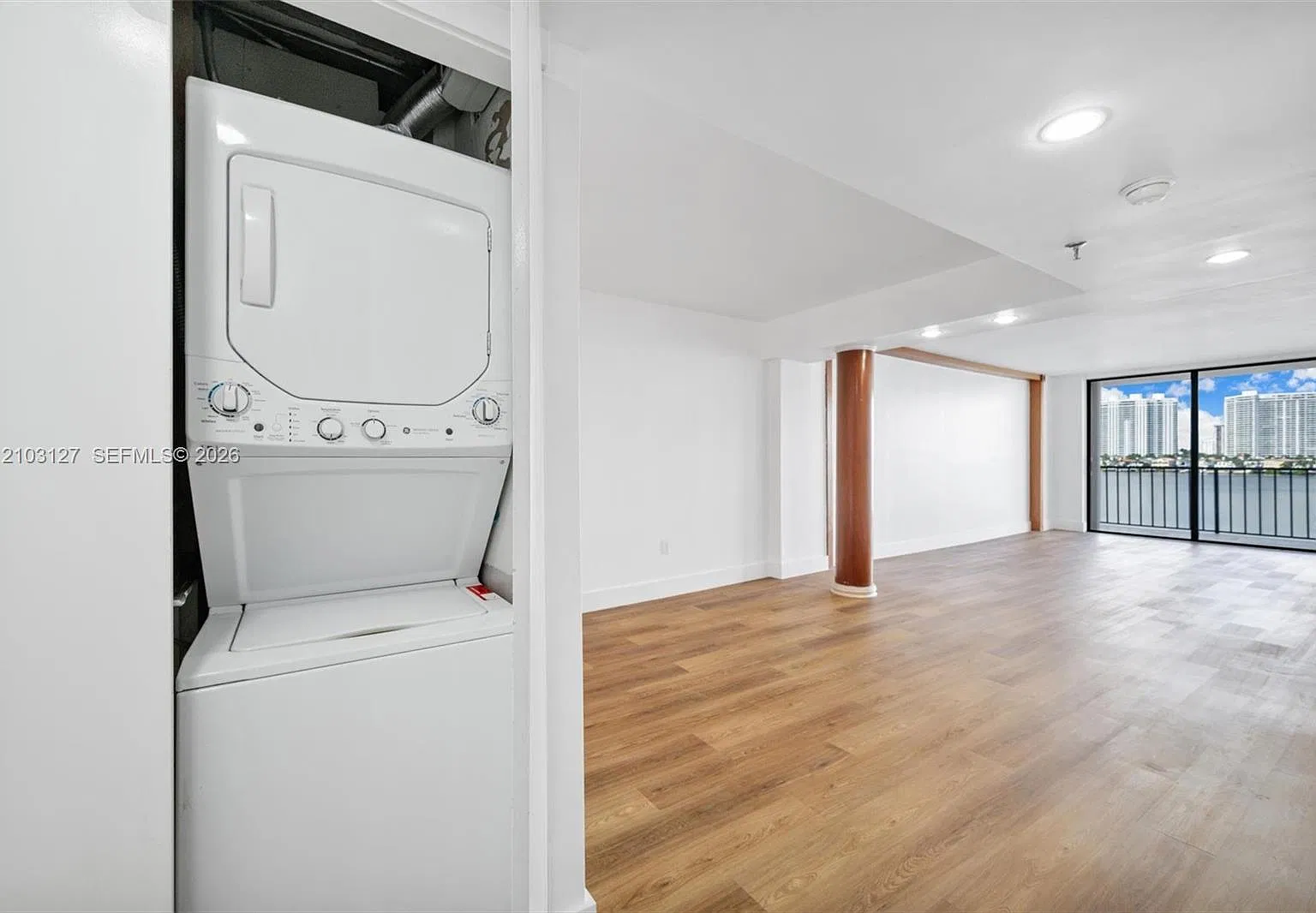 Bay House Tower Condo — Photo 3