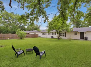 610 Phillips St, Cleburne, TX 76033