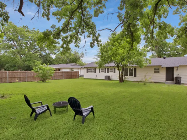 610 Phillips St, Cleburne, TX 76033