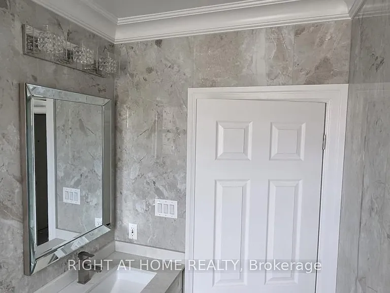 1782 Jane St S #1 — Photo 4