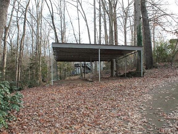 5th image of 602 Saluda Dr