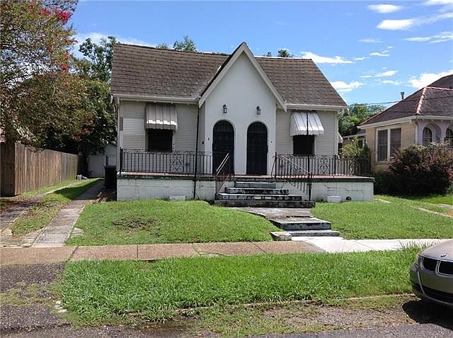 1st image of 4775 Baccich St