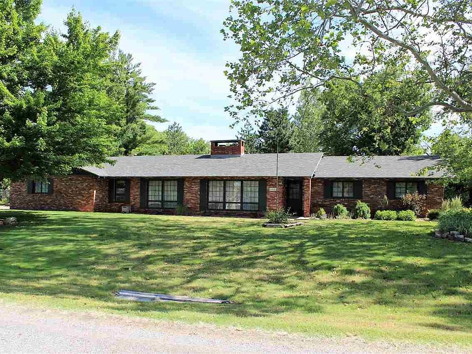 1st image of 3220 Meadowlake Dr