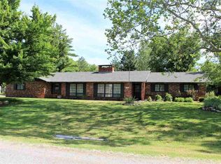 3220 Meadowlake Dr, Hutchinson, KS 67502