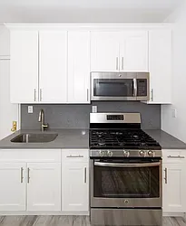 Rented by R New York