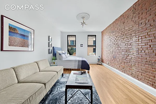 Rented by Compass | media 35