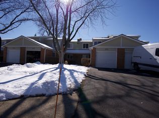 253 W Golfview Ter, Palatine, IL 60067