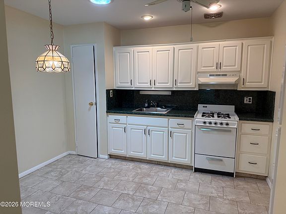 3rd image of 16 A Cardinal Street