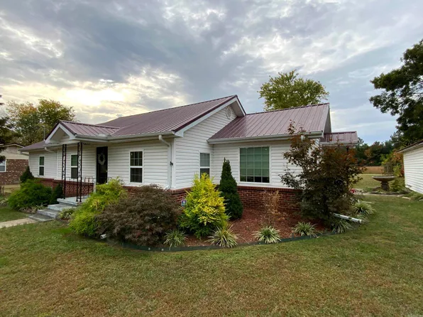 305 W Center St, Cave City, AR 72521