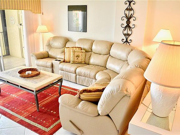3rd image of 19 Whispering Sands Dr APT 902