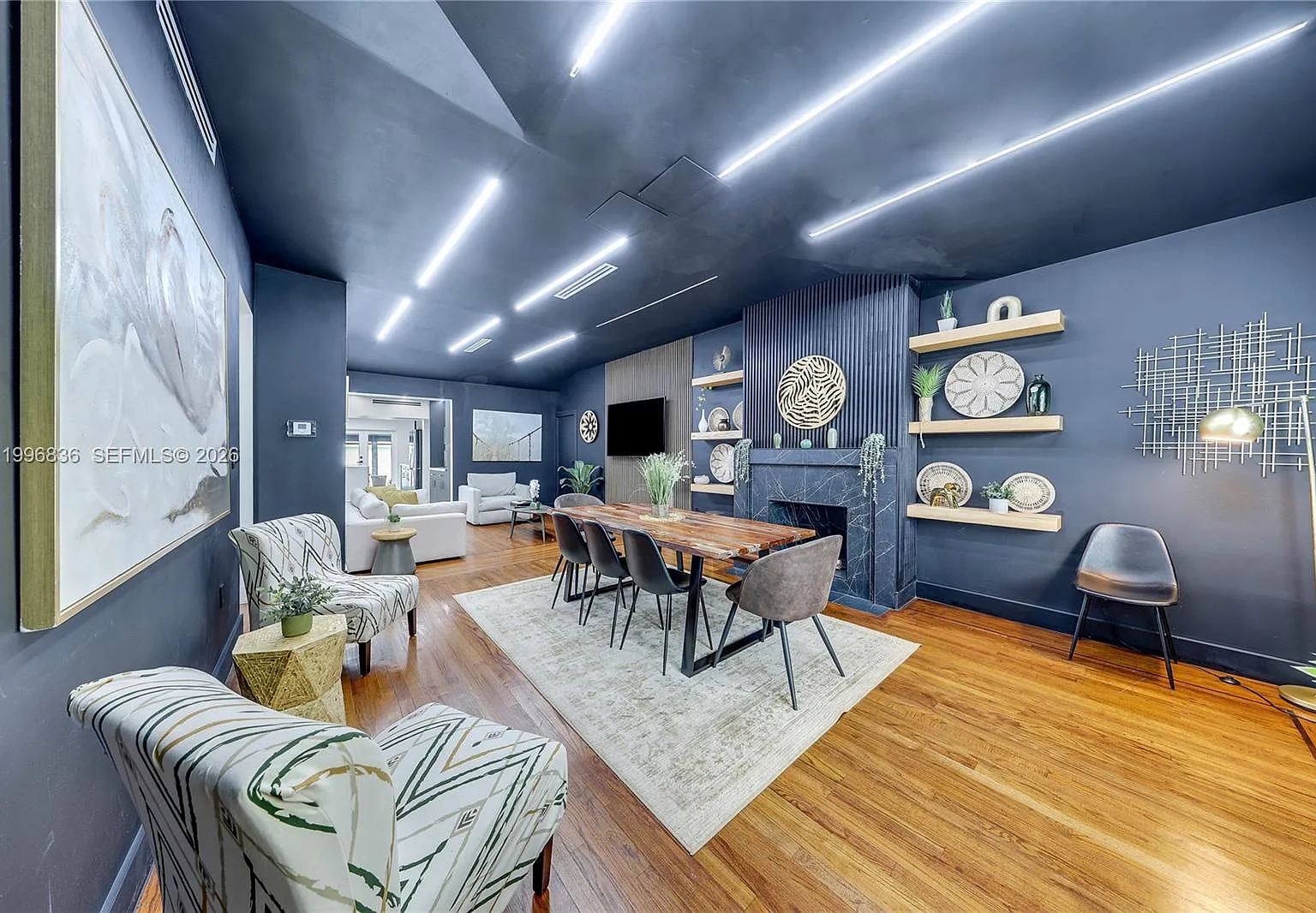5 bed, 2225 sqft, $5,200 — Photo 1