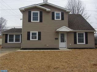 45 Grasspond Rd, Levittown, PA 19057