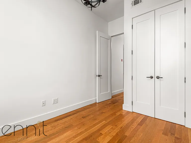 638 Wilson Ave #2L — Photo 4