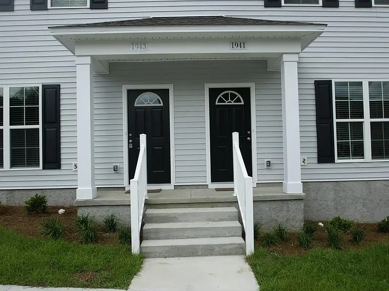 1943 Ann Arbor Ave — Photo 2