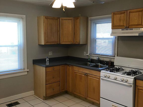5th image of 517 W South St #A