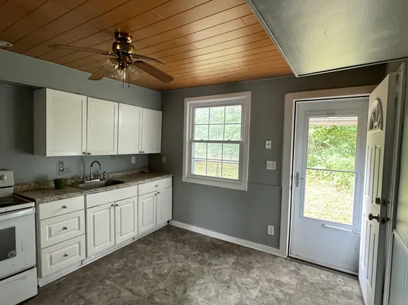 508 Black Rock Ave #508, New Britain, CT 06052