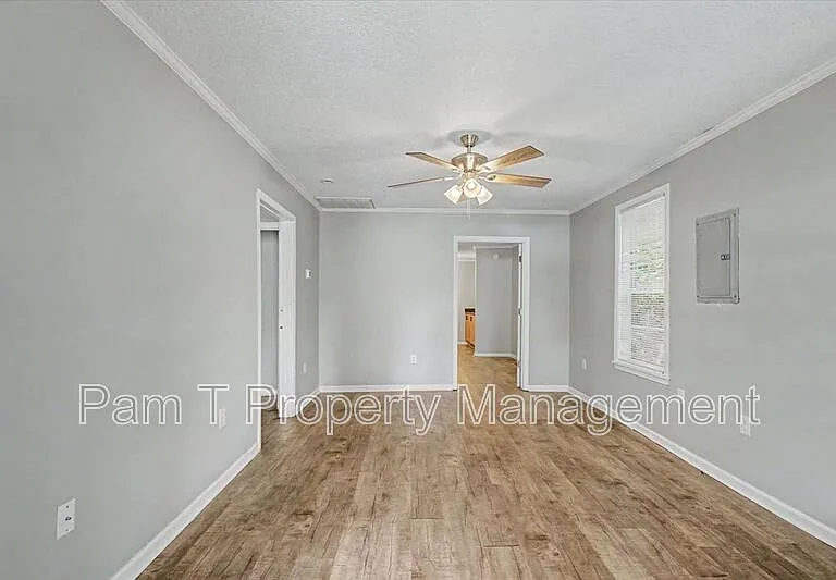 212 W 58th St — Photo 6