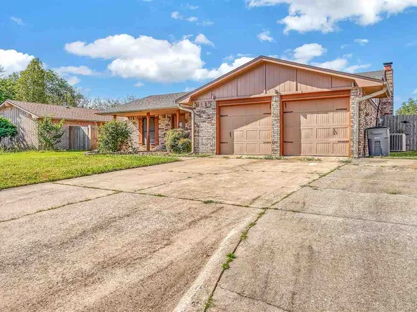 2612 NW 77th St, Lawton, OK 73505