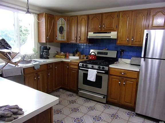 5th image of 1671 Saint Marks Ave