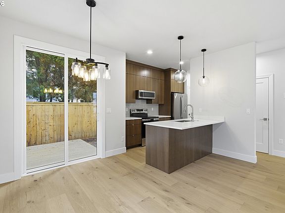 5th image of 6906 SE Brooklyn St