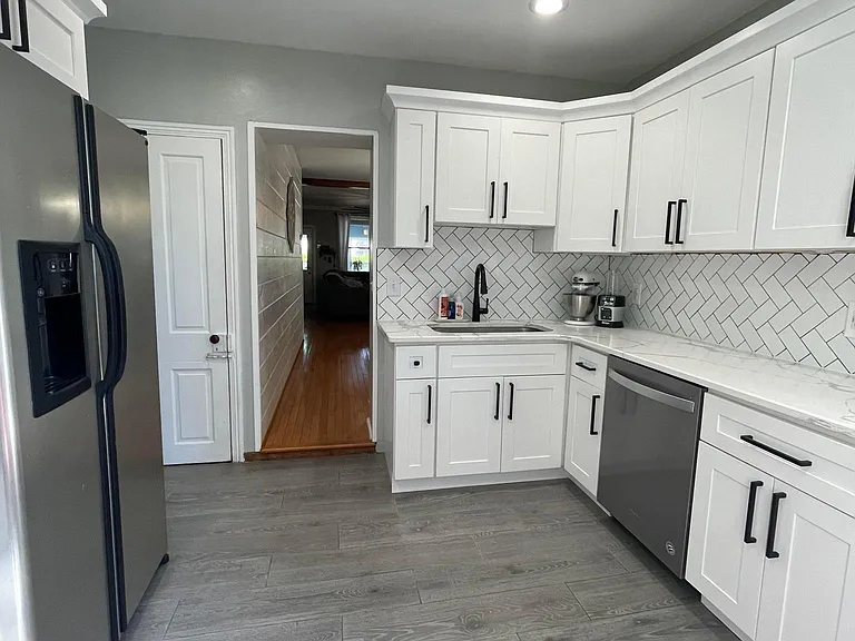 459 Delmar St — Photo 17