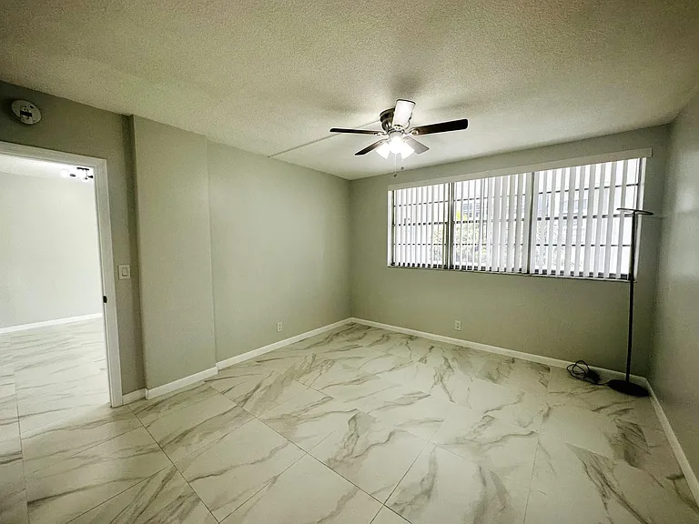 1333 E Hallandale Beach Blvd #302 — Photo 15