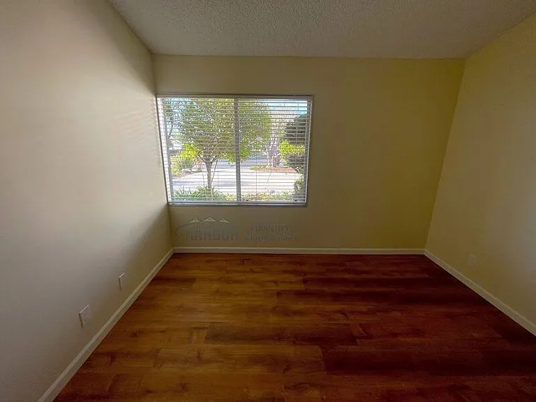 6932 Willowtree Dr — Photo 32