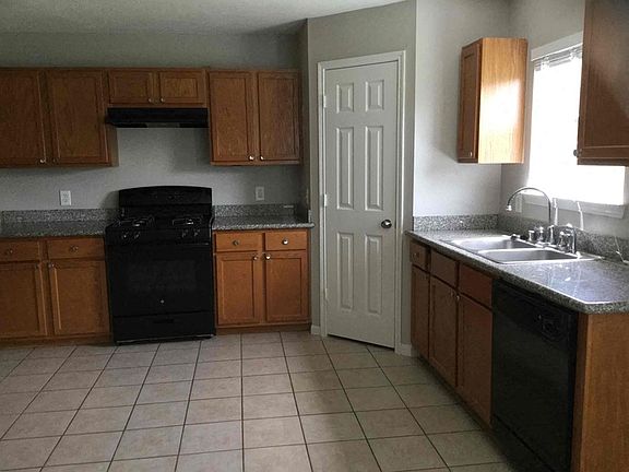 4th image of 7714 Little Thicket Ct