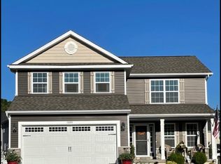 1020 N Lemen St, Fenton, MI 48430