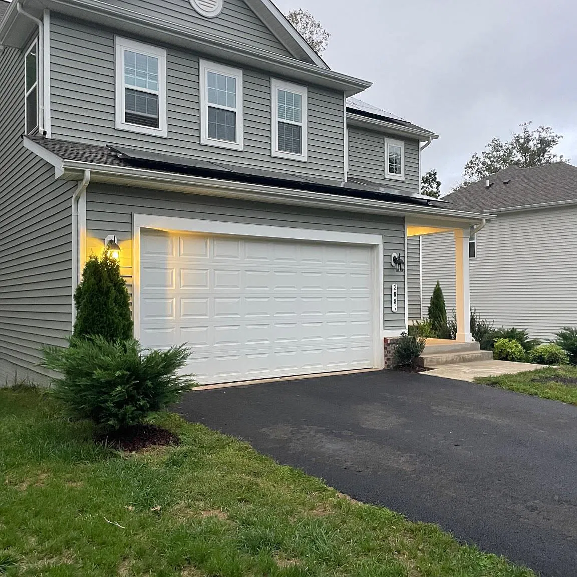 4 bed, 3.5 bath, 2850 sqft, $2,850 — Photo 1
