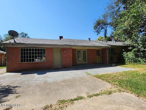 2nd image of 1455 Parkside Dr