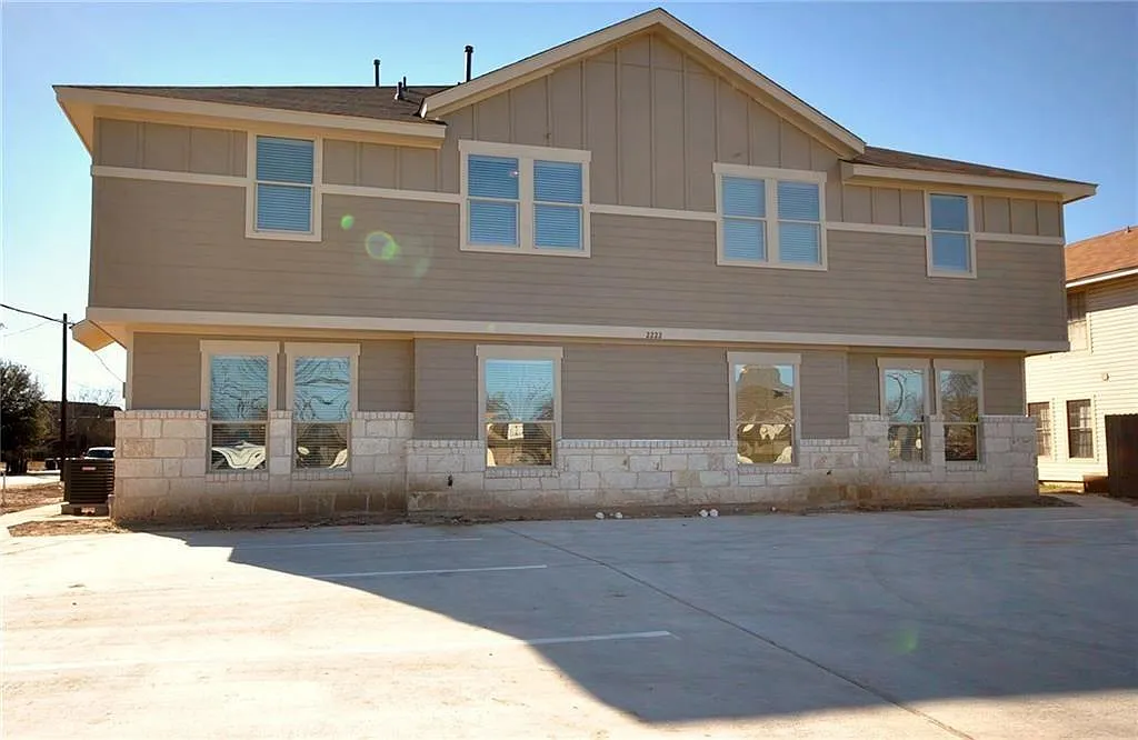 2222 Creekside Ln. - C — Photo 1