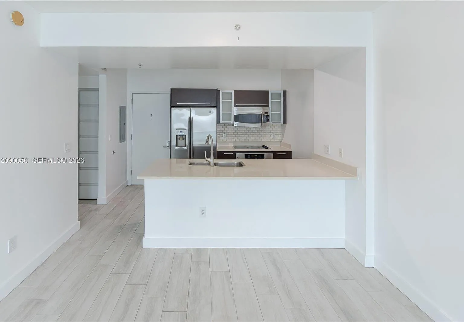 Gallery Art Condo — Photo 1