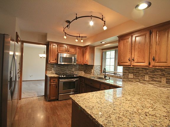 4th image of 709 Chicago Dr