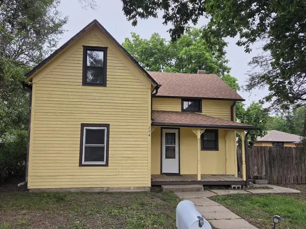 204 E Concord Ave, Holyrood, KS 67450