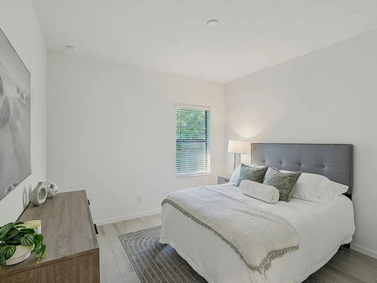 Juniper Pointe Townhomes — Photo 11