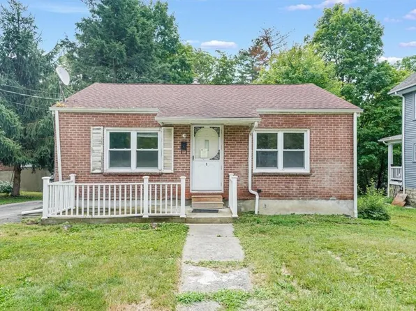 9 Lark Street, Washingtonville, NY 10992